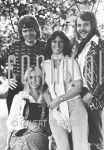 05-06-1975 abba Agnetha Faltskog Bjorn Ulvaeus Anni-Frid Lyngstad Benny Andersson at toppop studio hilversum

[keywords]Posed, portret[/keywords]